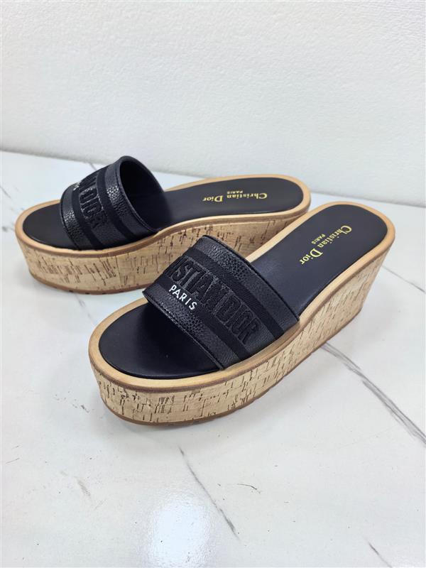 20251128184319610 270